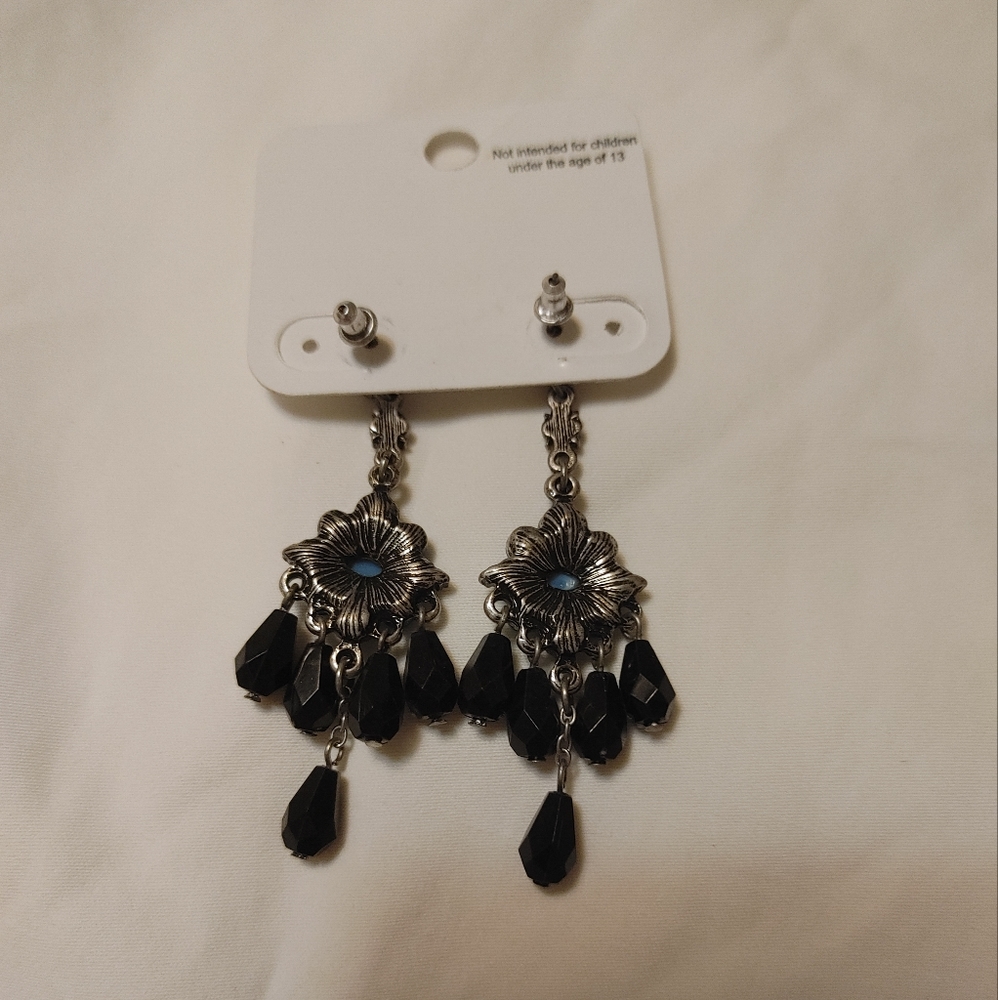 New charming charlie blue , black & clear post dangle earrings - Picture 3 of 6